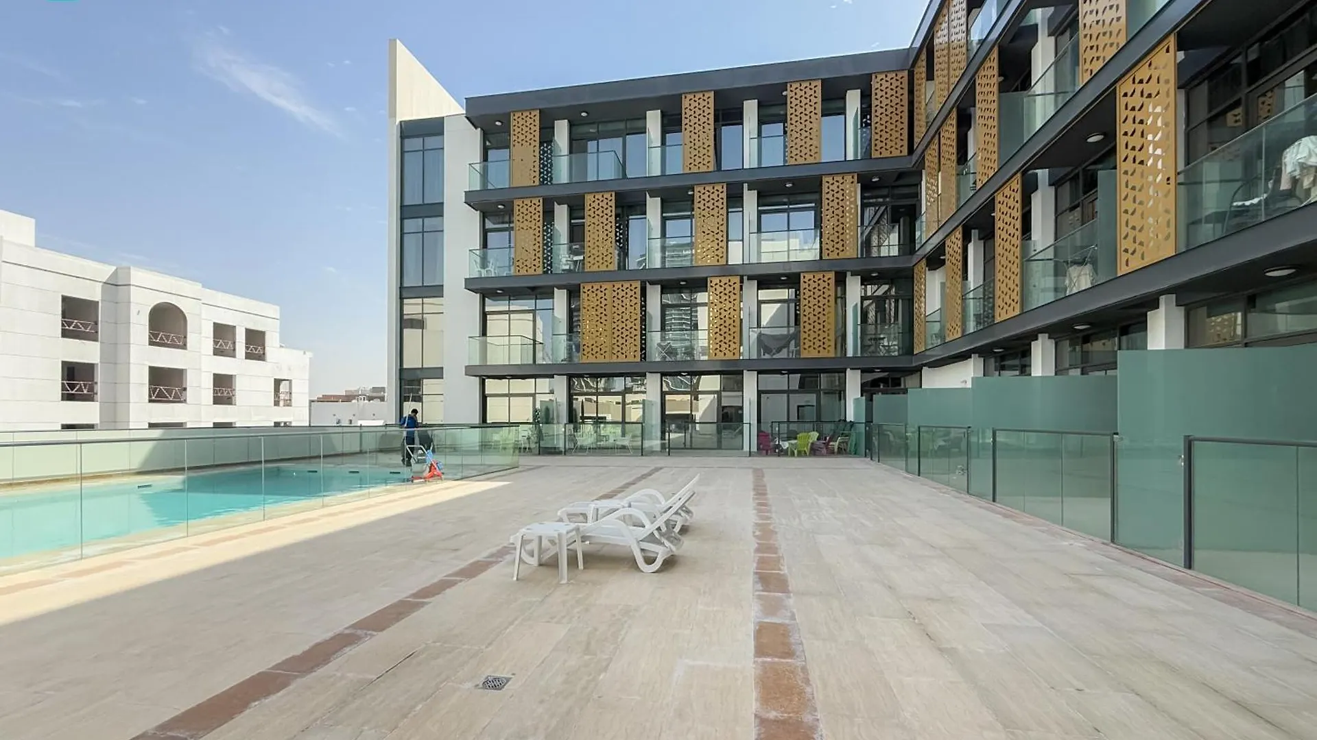 Blue Breeze - Elegant Studio In Serenity Lake 5, Jvc Дубай 0*,